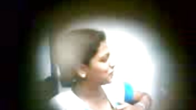 उच्च ऊँची फुल सेक्सी फिल्में एड़ी के जूते आदमी के साथ चिपके के साथ बिल्ली युवा